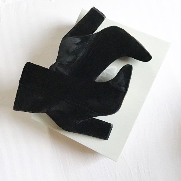 Shelly’s London Velvet Boot - Picture 8 of 8